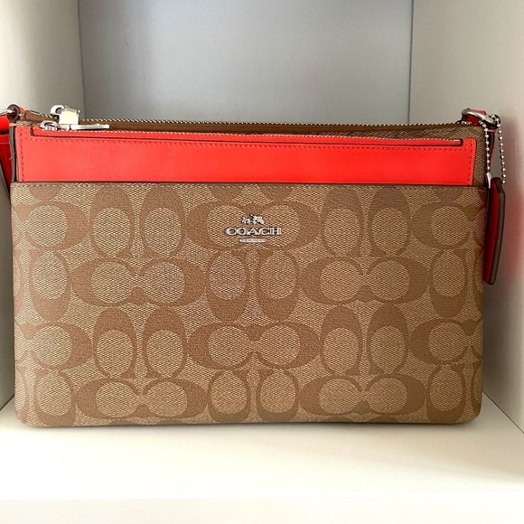 Coach Handbags - COACH PURSE